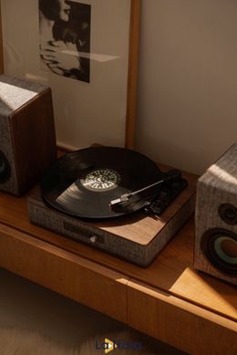 Програвач вінілових дисків Crosley Aria