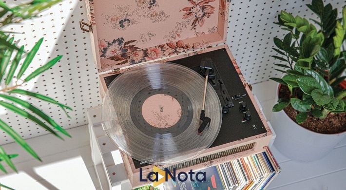 Проигрыватель виниловых дисков Crosley Voyager Floral