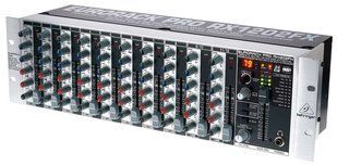 Мікшерний пульт Behringer RX1202FX V2