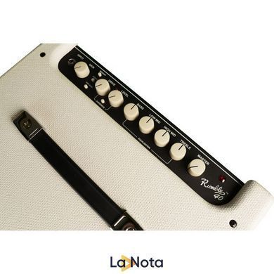 Комбопідсилювач Fender Rumble 40 V3 Ivory