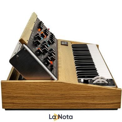 Аналоговый синтезатор Moog Minimoog Bob Moog Tribute Ed.