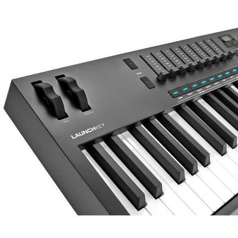 MIDI-клавиатура Novation Launchkey 61 MK4 купить в интернет