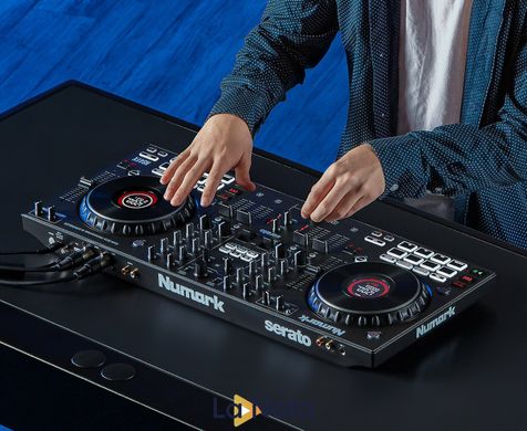 DJ контроллер Numark NS4FX