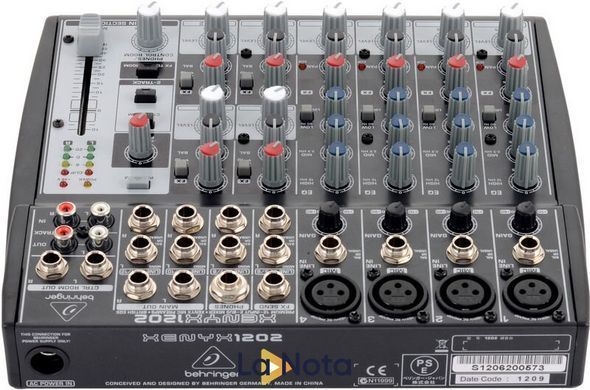 Микшерный пульт Behringer Xenyx 1202