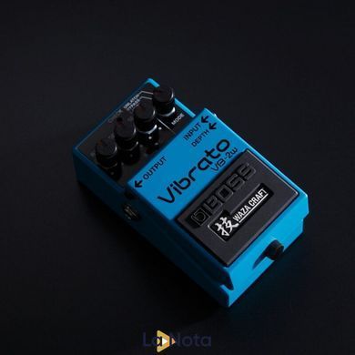 Гитарная педаль Boss VB 2w Vibrato