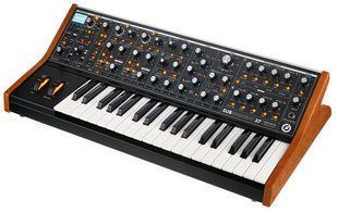 Аналоговий синтезатор Moog Subsequent 37, Чорний