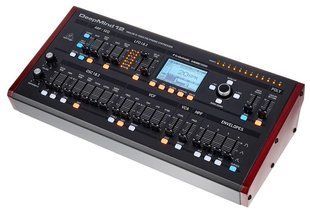 Аналоговый синтезатор Behringer DeepMind 12D, Черный