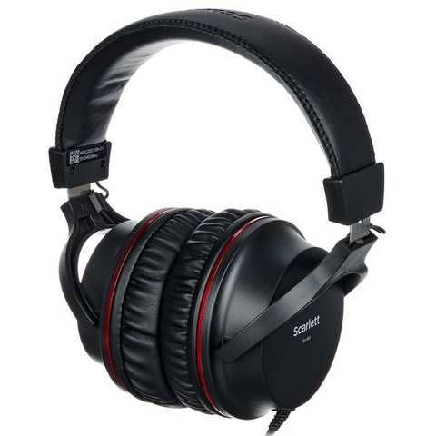 Комплект для звукозаписи Focusrite Scarlett Solo Studio 4th Gen
